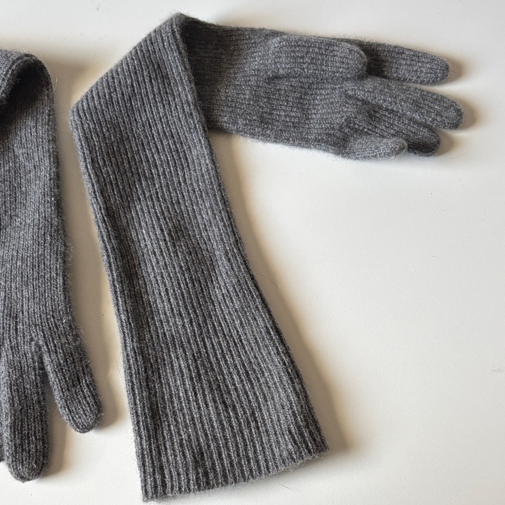 Women’s Gray Cashmere Gloves